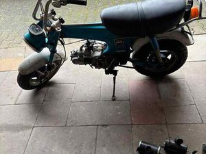 HONDA DAX ST 50 ZUM RESTAURIEREN