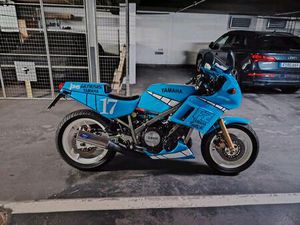 YAMAHA FZ 750 LESEN!!