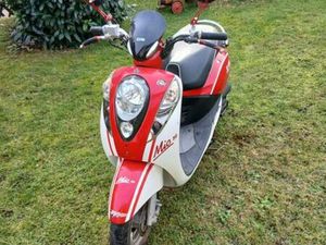 MÄDELS - ROLLER SYM - MIO 50, VON 2022, NEUWERTIG , NUR 2100 KM