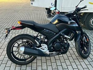 YAMAHA MT 125 TIEFERGELEGT