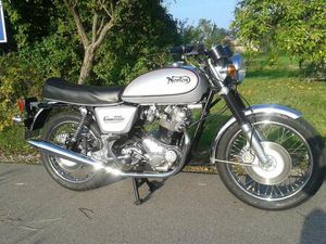NORTON COMMANDO 850 MK3