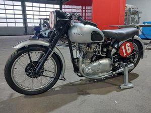TRIUMPH T100 MIT ORIGINALEM RACE KIT BAUJAHR 1947