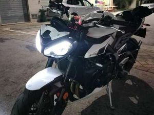 TRIUMPH STREET TRIPLE 765 TRIUMPH STREET TRIPLE 765R BIANCO