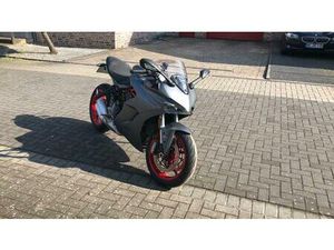 DUCATI SUPERSPORT 939