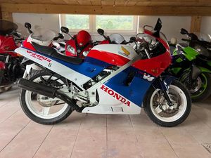 HONDA VFR400 , CB1300 , VF1000F 2