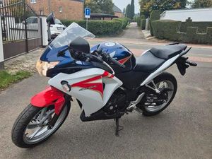 ② A VENDRE OU ÉCHANGE HONDA CBR 250 R