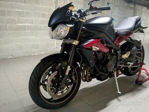 TRIUMPH STREET TRIPLE 675 R ABS