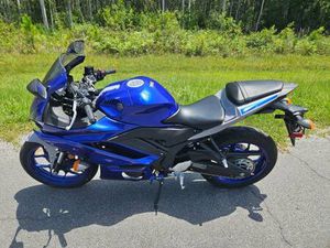 2021 YAMAHA YZF-R3 SPORT BIKE ONLY 278 MILES!
