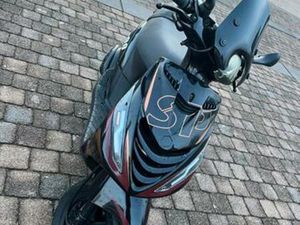 PIAGGIO ZIP 70CC 2 TAKT — SCOOTERS | PIAGGIO — MARKTPLAATS