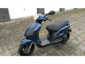 PIAGGIO FLY 2013 — SCOOTERS | PIAGGIO — MARKTPLAATS
