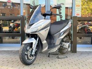 APRILIA SXR 50 INSTINCTIVE GREY 2025 — SCOOTERS | APRILIA — MARKTPLAATS