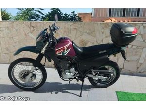 YAMAHA XT 600