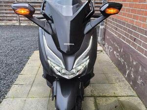 ② HONDA FORZA 125 CC