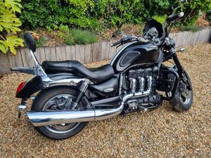 TRIUMPH ROCKET III 2294 ROADSTER CUSTOM CRUISER PETROL MANUAL (148 PS) 2294 CC