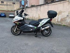 APRILIA SRV 850