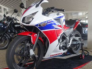 HONDA CBR 300 R ABS; 3500KM!
