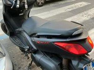 YAMAHA XMAX 250