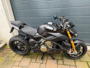 DUCATI STREETFIGHTER V4