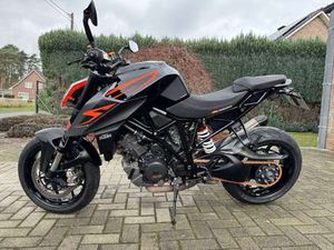 SUPER DUKE R