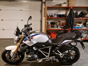 ② BMW R1250R