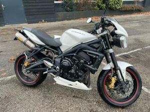 SUPER FIJNE STREET TRIPLE 675R (LEUKER ALS DUKE, MT, HONDA) — MOTOREN | TRIUMPH — MARKTPLAATS