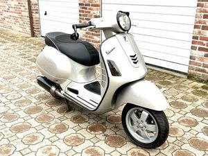 ② VESPA GT 200 L, LOOK GTS 2003
