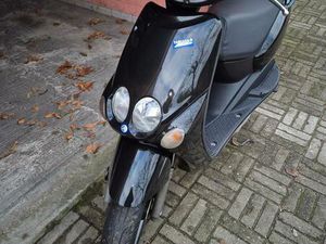 ② YAMAHA NEOS B KLASSE MET ALLE PAPIEREN