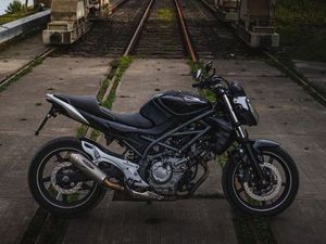 SUZUKI SFV650 GLADIUS