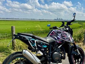 KTM 690 DUKE MIT VIEL ZUBEHÖR