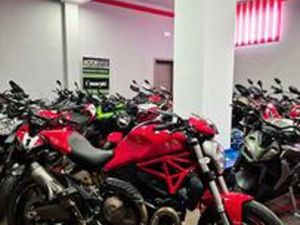 DUCATI MONSTER 821 RED SCARICO SC