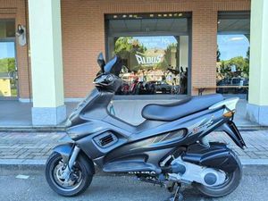 VENDO GILERA RUNNER 125 VX (2002 - 05) USATA A LEINI' (CODICE 9889757) - MOTO.IT