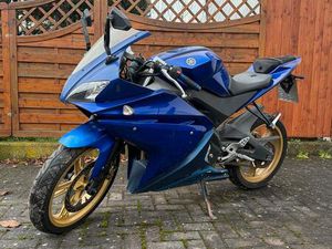 YAMAHA YZF R125 BASTLERFAHRZEUG
