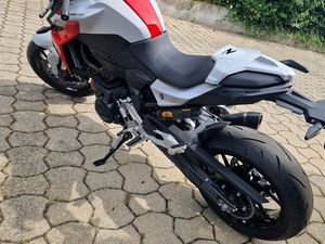 BMW F 900 R