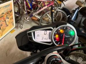 TRIUMPH STREET TRIPLE R 2013