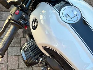 BMW R NINE T