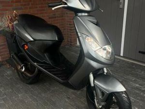 VIVACITY 70CC + GRATIS HELM — SCOOTERS | PEUGEOT — MARKTPLAATS