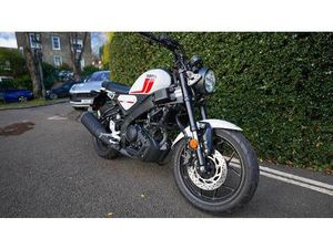 YAMAHA XSR125 ROADSTER/RETRO PETROL MANUAL EURO 5 (15 PS) 124 CC