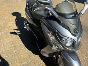 ② SYM 125 CC GTS EN CLASSE B