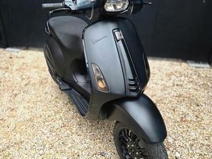 ② VESPA SPRINT S 50 BLACK MAT 2023