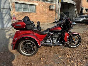 HARLEY-DAVIDSON TRI GLIDE CVO 117