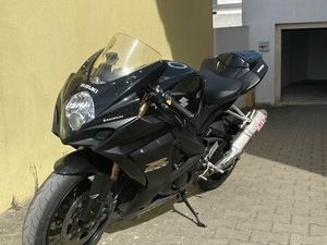 SUZUKI GSXR 1000 ATOUGUIA DA BALEIA