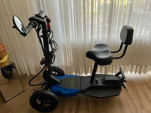 SCUDDY SLIM 4 ELEKTRO KLAPP-ROLLER MIT BREITEM SITZ RÜCKENLEHNE