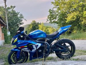 SUZUKI GSXR 1000 L0 →