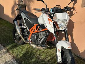 KTM 690 DUKE R