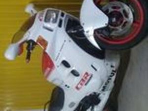 MOTO HONDA SC 21 CBR 1000