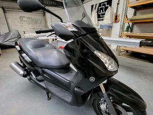 YAMAHA XMAX 125