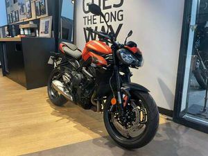 TRIUMPH STREET TRIPLE 765