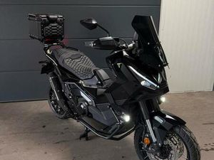 ② NOUVELLE HONDA X-ADV 750 CUSTOM 2025 -AKRAPOVIC -GARANTIE 5J