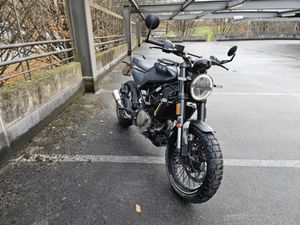 HUSQVARNA SVARTPILEN 401 | BRANDNEUER HINTERREIFEN