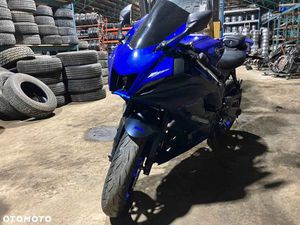 YAMAHA R7